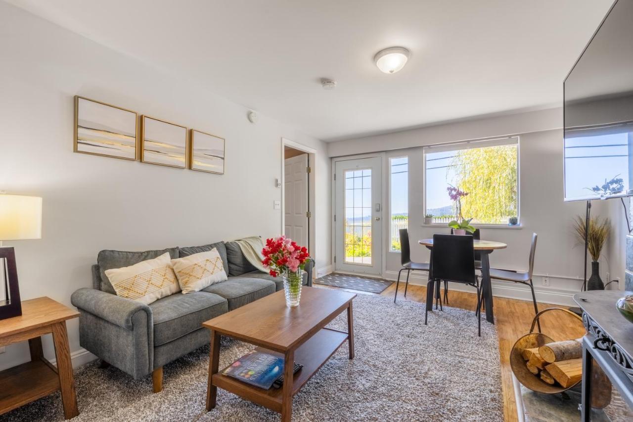 Two Bedroom With Amazing Ocean View North Vancouver Esterno foto